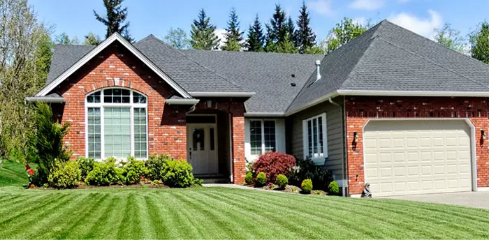 Nicely maintained house and yard